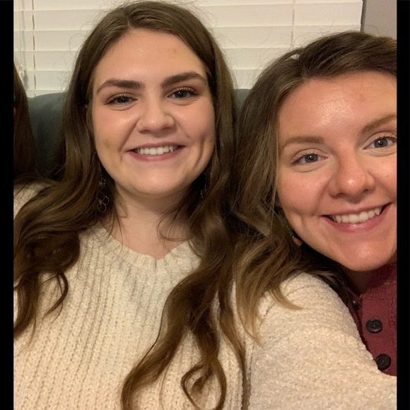 Profile Picture of Violet Knight (@vsknight7) on Poshmark