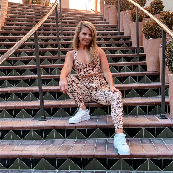 Profile Picture of Ashley Stodter (@ashleystodter) on Poshmark