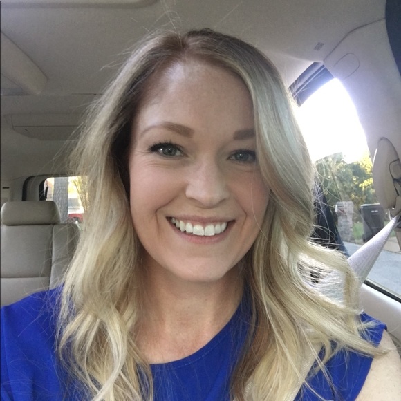 Profile Picture of Amanda Govreau (@agovreau) on Poshmark