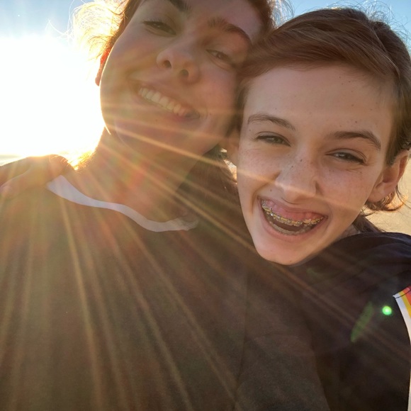 Thames Cranz - Poshmark Profile Picture of Thames Cranz (@thamescranz) on Poshmark