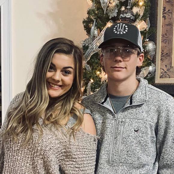 Evan Crutchfield - Poshmark Profile Picture of Evan Crutchfield (@ecrutch) on Poshmark