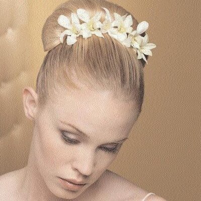 Profile Picture of Maureen McCarthy (@MMcCarthySalon) on Twitter