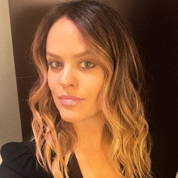 Profile Picture of Júlia Figueiredo (@juliafigueiredo) on Poshmark