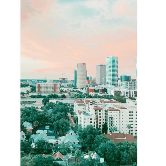 Profile Picture of Zoe Zoppi (@zoezoppi) on Poshmark