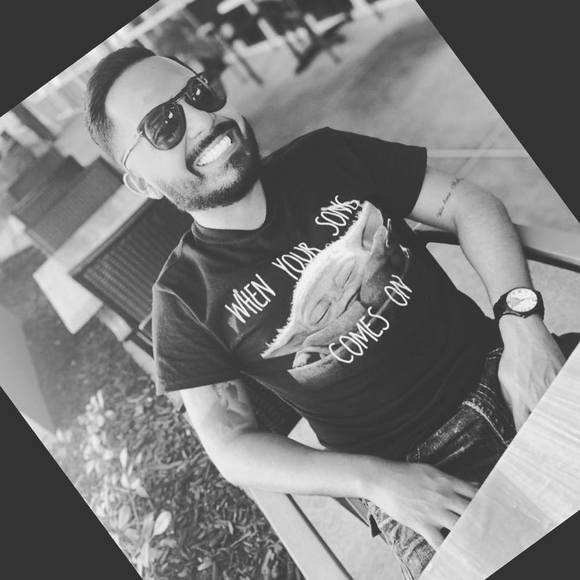 Profile Picture of Alvaro Fernando (@alvaro1503) on Poshmark