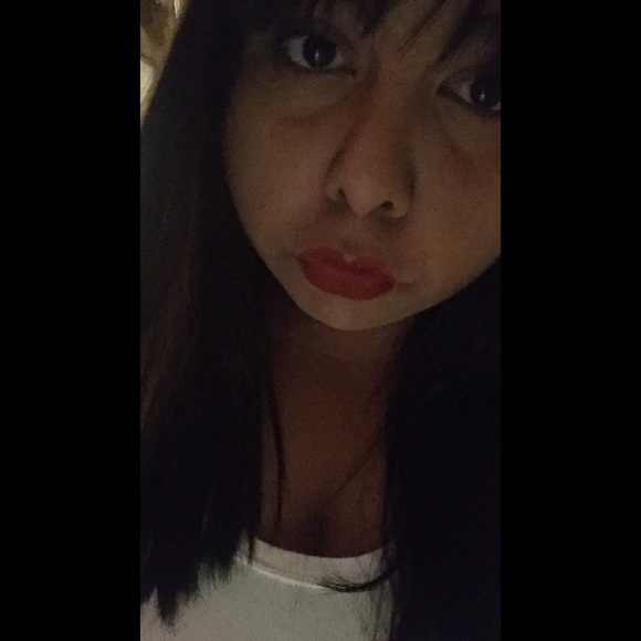 Profile Picture of Haide Ledezma (@haidexox) on Poshmark