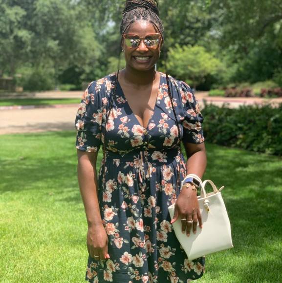 Profile Picture of Talaya Clanton (@talayac17) on Poshmark