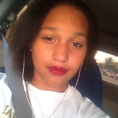 Profile Picture of Brianna Simpson (@ColorGuardBri) on Twitter