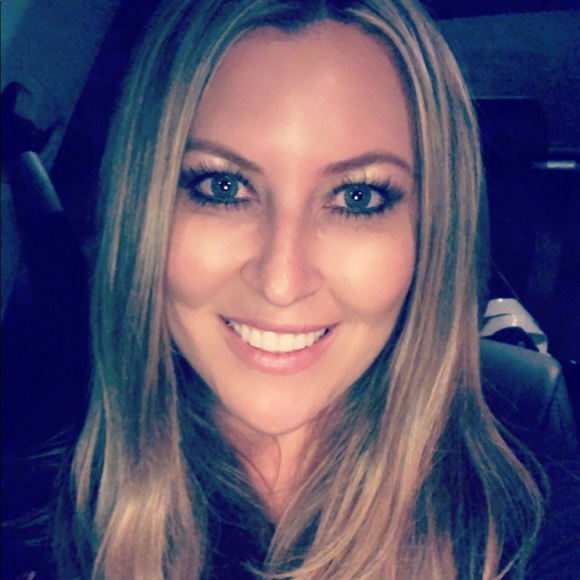 Profile Picture of Brianne Edwards (@monkeybabe13) on Poshmark