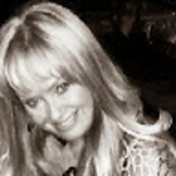 Profile Picture of Reeca Gossan (@tlcreeca) on Poshmark