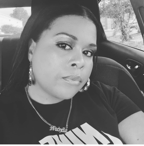 Profile Picture of Lisa Curtis (@lisamichelle39) on Poshmark