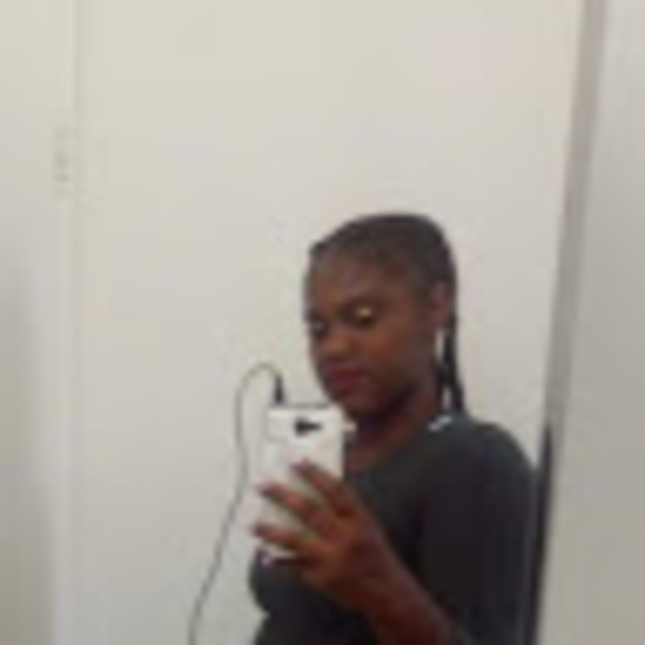 Profile Picture of Aliciya Carmichael (@aliciya_c) on Poshmark