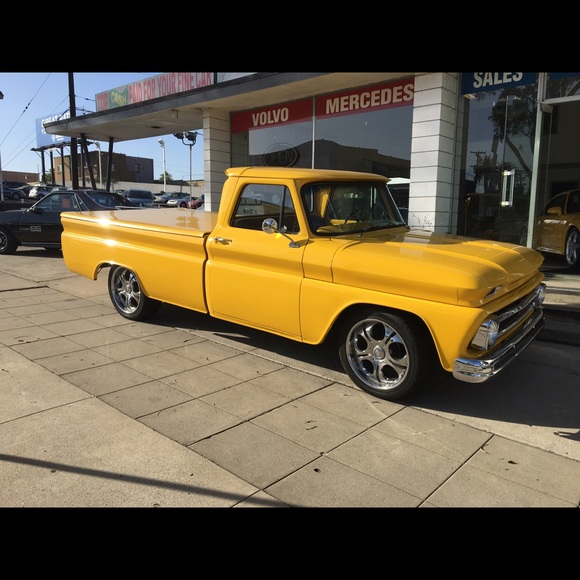 Profile Picture of Andrew Wixson (@drew2k17) on Poshmark