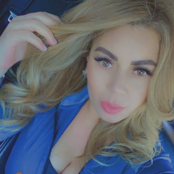 Profile Picture of Correa Correa (@greenever515) on Poshmark