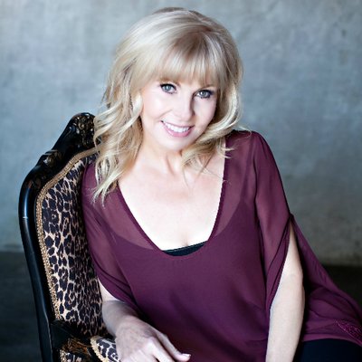 Profile Picture of Debra Buchanan (@HRHQnBee) on Twitter