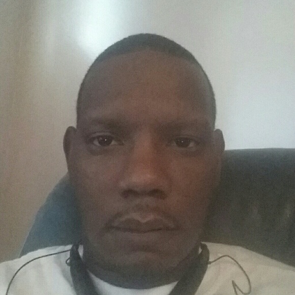 Profile Picture of Chad Reid (@ctr77) on Poshmark