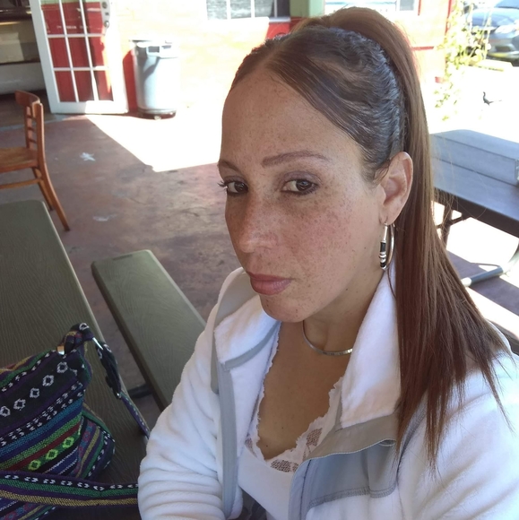 Profile Picture of Yolanda Acosta (@yolandaacost571) on Poshmark