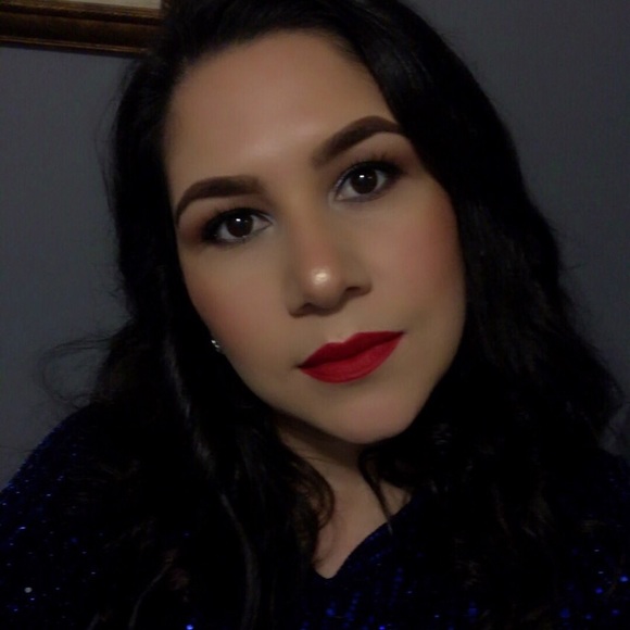 Profile Picture of Brenda Villarreal (@brendafvm84) on Poshmark