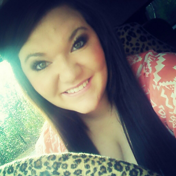 Profile Picture of Jena Daughtry (@jdaughtry22) on Poshmark