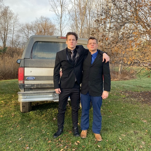 Profile Picture of Hunter Hammerschmidt (@hockeyhmh) on Poshmark