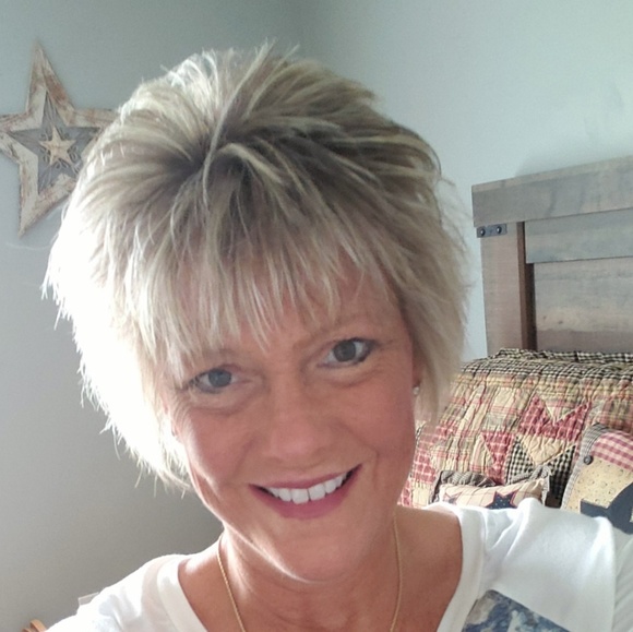 Profile Picture of Janet Heath (@jaheath67) on Poshmark