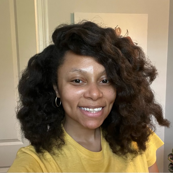 Raven Christian - Poshmark Profile Picture of Raven Christian (@liznrubyscloset) on Poshmark