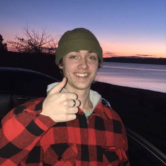 Profile Picture of Garrett Townshend (@gtt850) on Poshmark