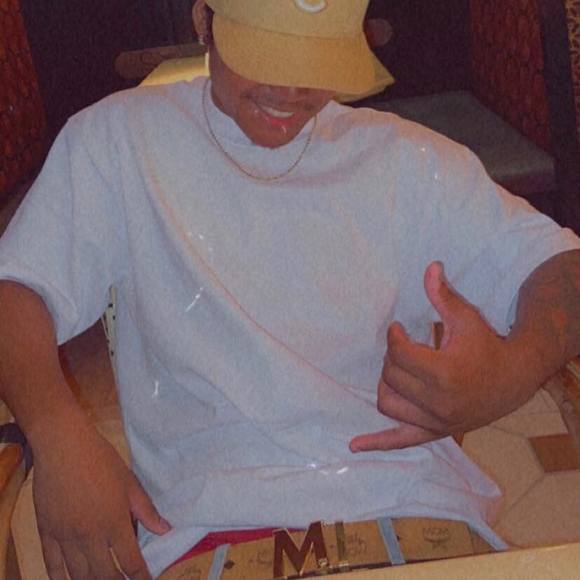 Profile Picture of Kenneth Mendoza (@kenmen07) on Poshmark