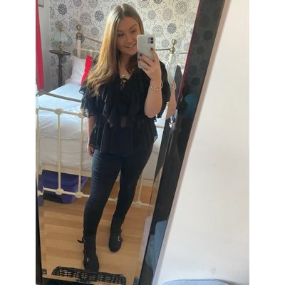 Profile Picture of Sophh (@SophieHicks2) on Twitter