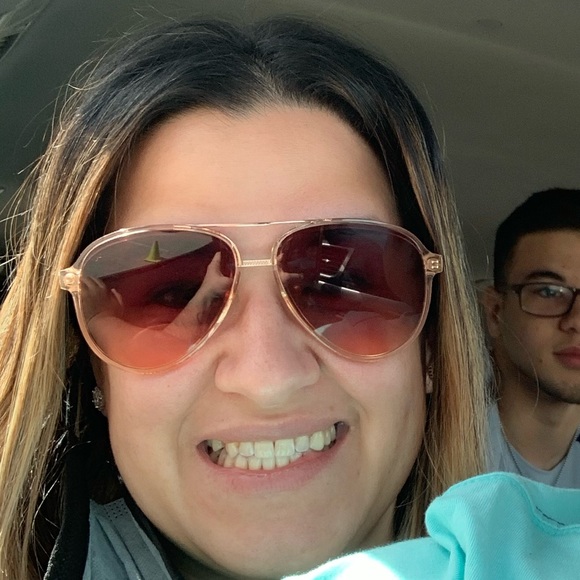 Profile Picture of Maria Borrero (@miangelic) on Poshmark