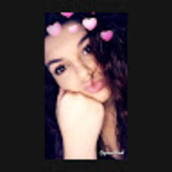 Profile Picture of Paige Deboard (@paige_deboard) on Poshmark