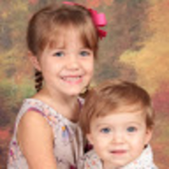 Profile Picture of Mandi Jacobs (@mandirjacobs) on Poshmark