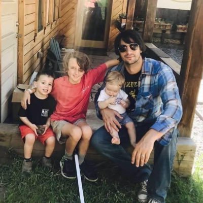 Profile Picture of Chris (@chriscompton21) on Twitter