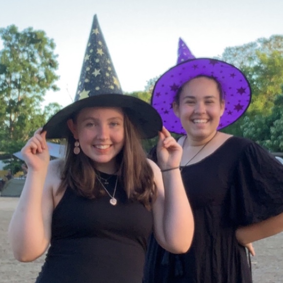 Profile Picture of Mazoee Gamauf (@lil_zoe_99) on Poshmark