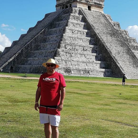 Profile Picture of Alejandro Acevedo (@alejo25_acevedo) on Poshmark