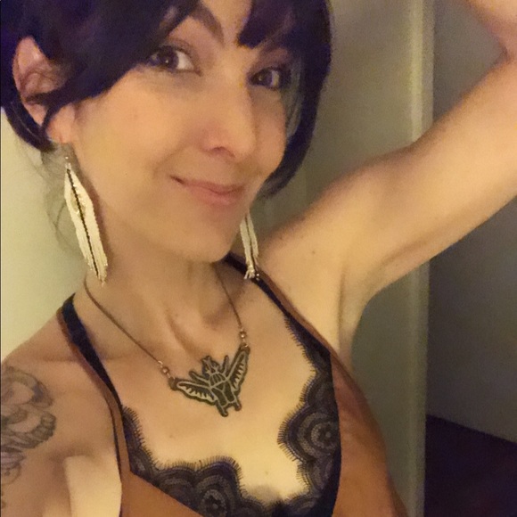 Profile Picture of Jade Miles (@jaderavenphoto) on Poshmark