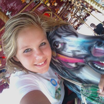 Profile Picture of Rebecka Zabilowicz (@lauren_zab) on Twitter