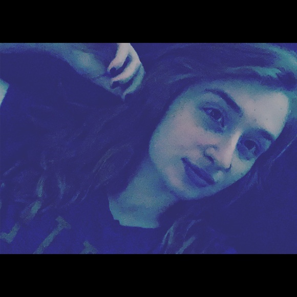 Profile Picture of Leah Gillett (@leahhbearrr) on Poshmark