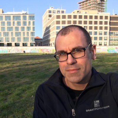 Profile Picture of Robert Rousseau (@i_2Sheds) on Twitter