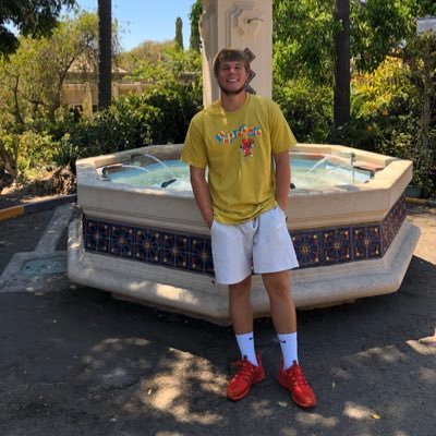Profile Picture of Tony Montana (@ashton_guyer) on Twitter