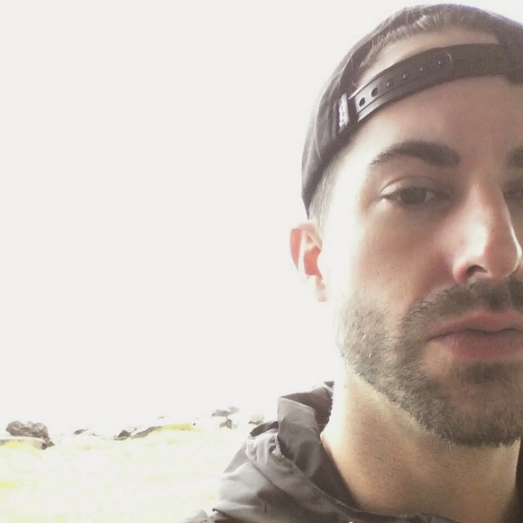 Profile Picture of Mike Henyan (@mhenyan99) on Poshmark