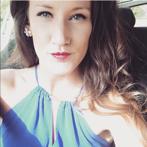 Profile Picture of Karianne Lerum (@lerumk) on Poshmark