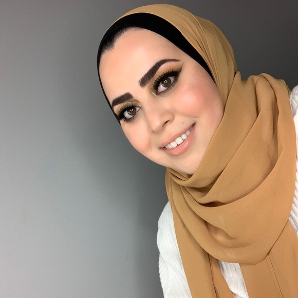 Profile Picture of Aseel Abdelkader (@aseelkader12) on Poshmark