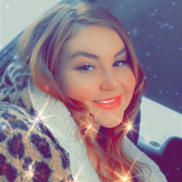 Profile Picture of Brianna Zandt (@brzy_013) on Poshmark