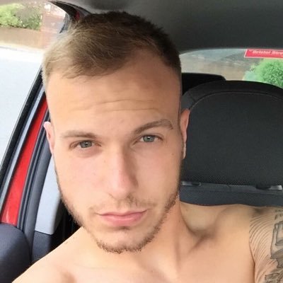 Profile Picture of Karl Llewellyn (@KendalLlewellyn) on Twitter