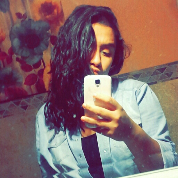 Profile Picture of Jaqueline Rodriguez (@quaacky) on Poshmark