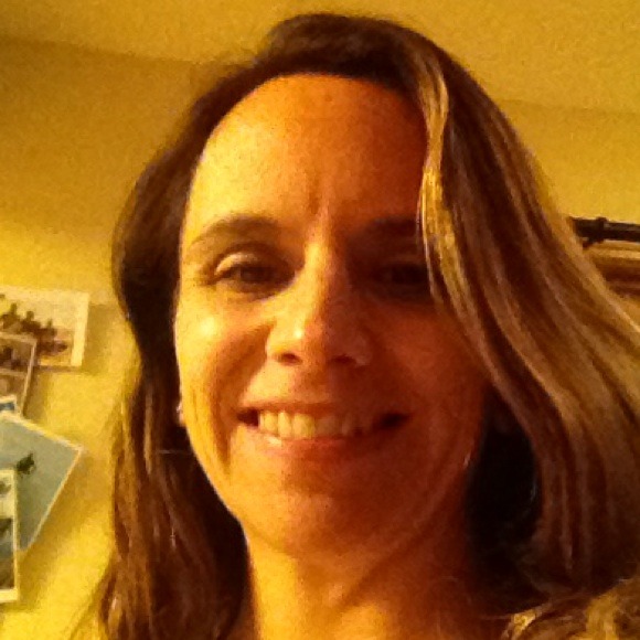 Profile Picture of Angela Hardecke (@ahardecke) on Poshmark