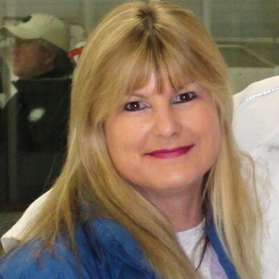 Profile Picture of Jenny (@JenNaples) on Twitter