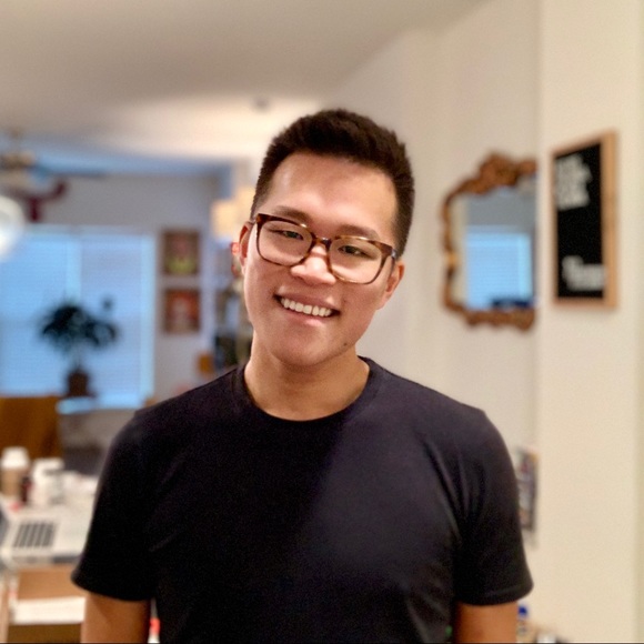 Profile Picture of Adam Daniels (@adamdanielsusa) on Poshmark