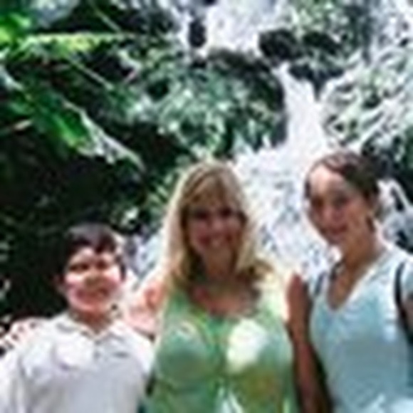 Profile Picture of Margie Comotto (@margie_comotto) on Poshmark